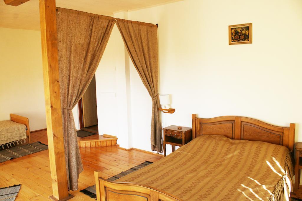 Casa Fortyogo Tîrgu Secuiesc الغرفة الصورة